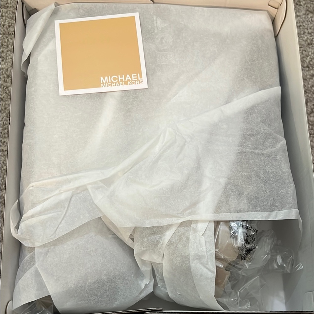 BNIB Michael Kors Women’s Winnie Slippers - Picture 5 of 11